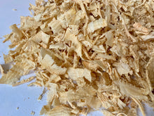 100% Organic Natural Pine Shavings for Chicken / Pet Bedding, Garden Mulch / Organic Compost, Insulation / Stuffing for Window or Door Draft